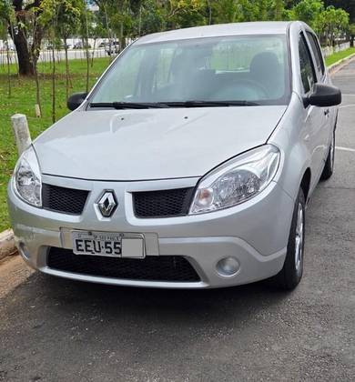 RENAULT SANDERO 1.0 EXPRESSION 16V FLEX 4P MANUAL RENAULT SANDERO 1.0 EXPRESSION 16V FLEX 4P MANUAL